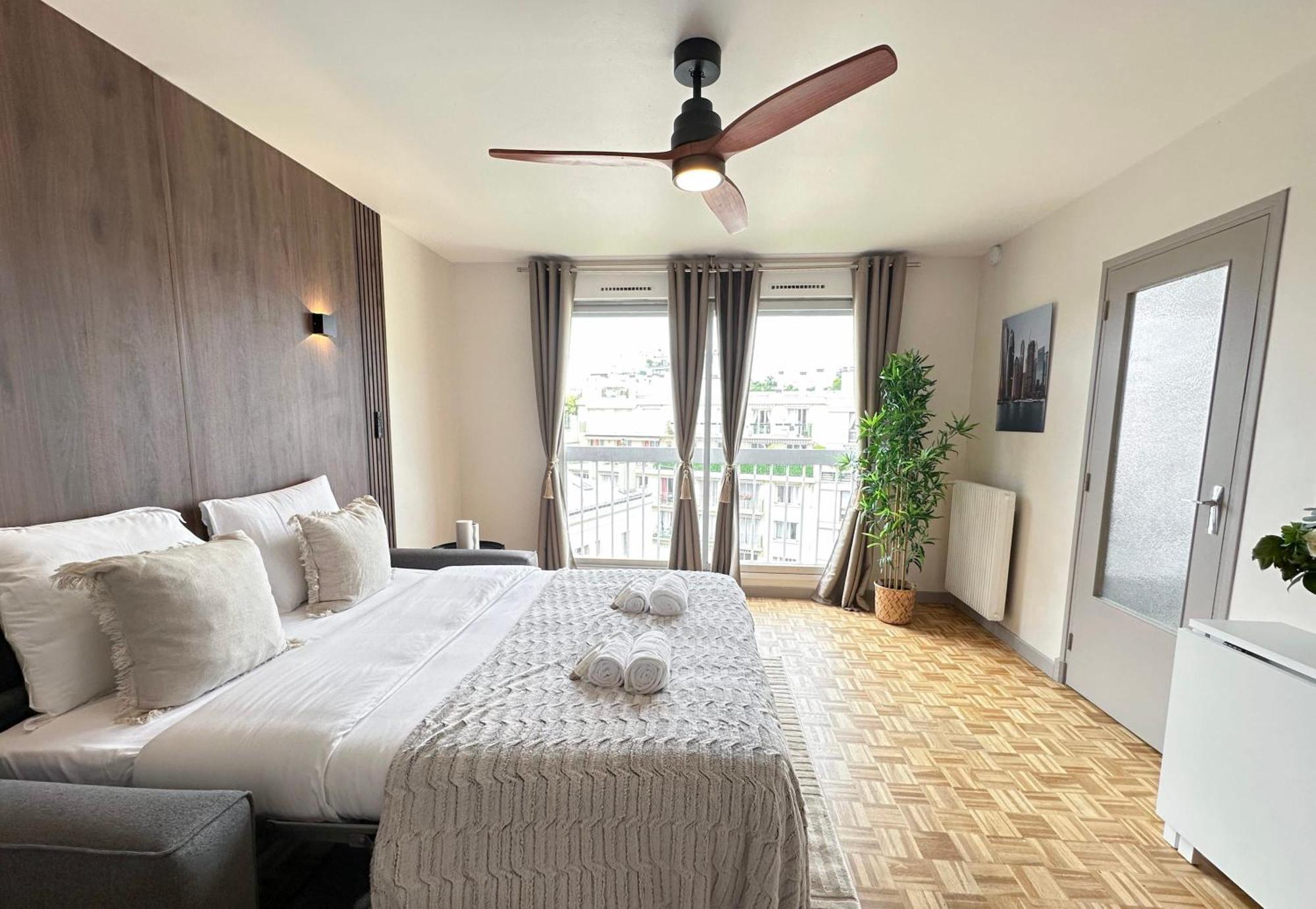 Brand-New Studio With Eiffel Tower View Paris Exterior foto