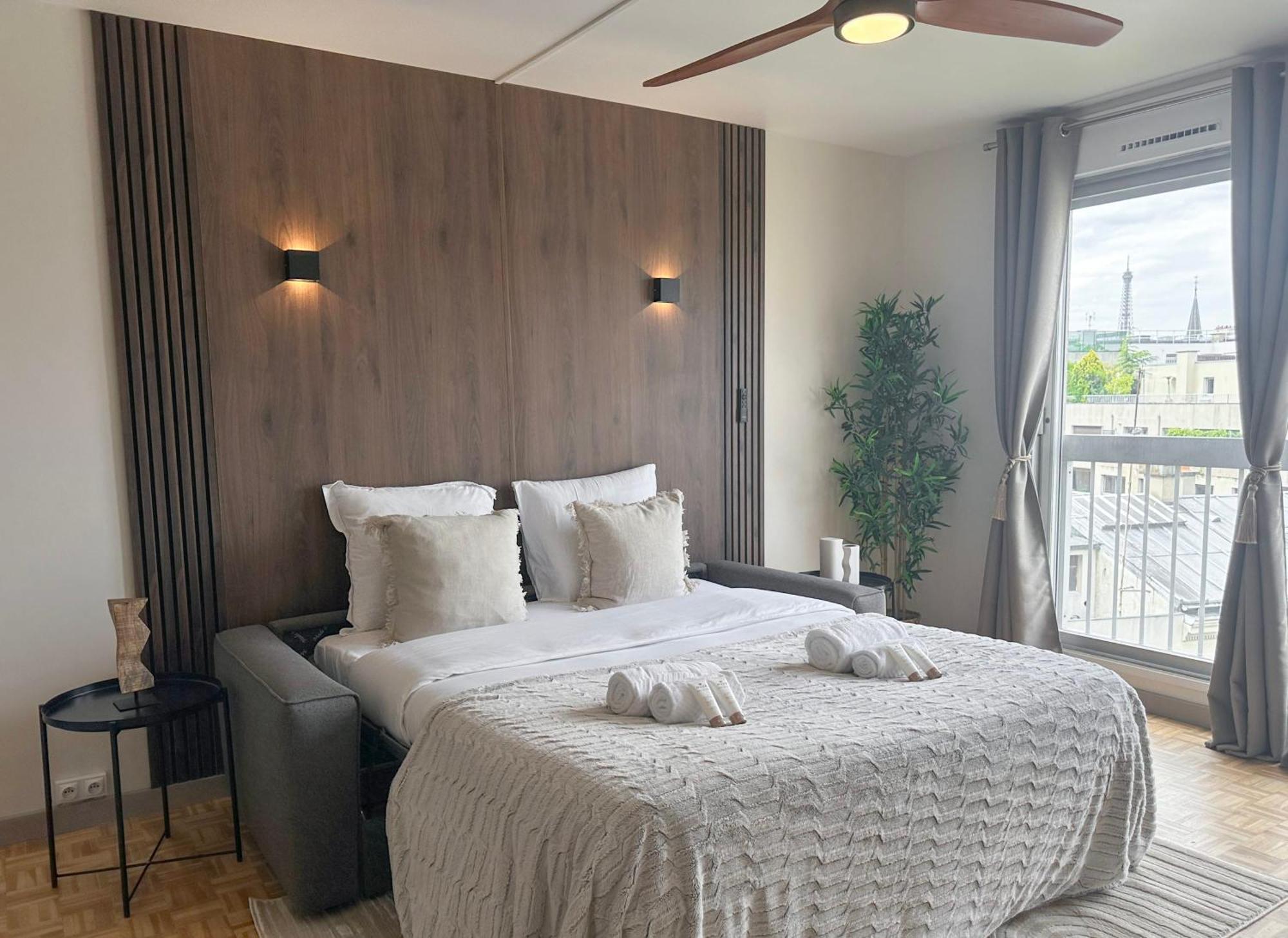Brand-New Studio With Eiffel Tower View Paris Exterior foto